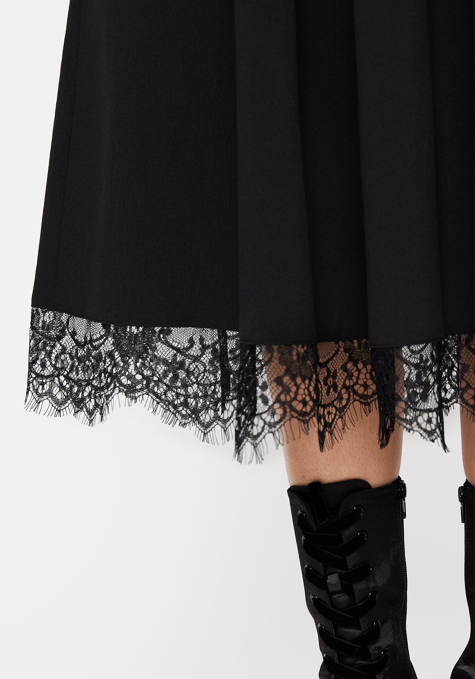 Black Lace-Trimmed Midi Skirt with Pockets | Alcina