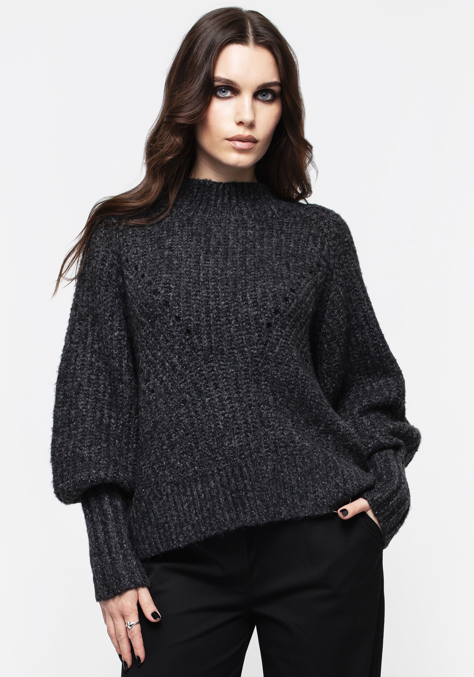 Open-Back Grey Knit Sweater with Puffed Sleeves | Ailuros Moon
