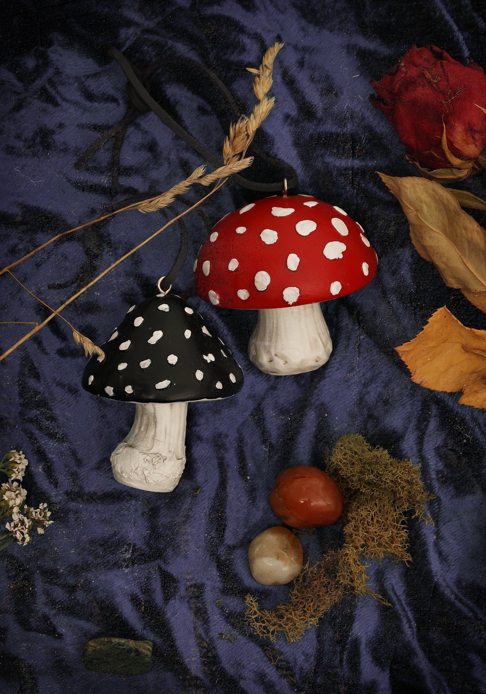 Black Toadstool Offering for Altars & Yule Trees | Resin Decor