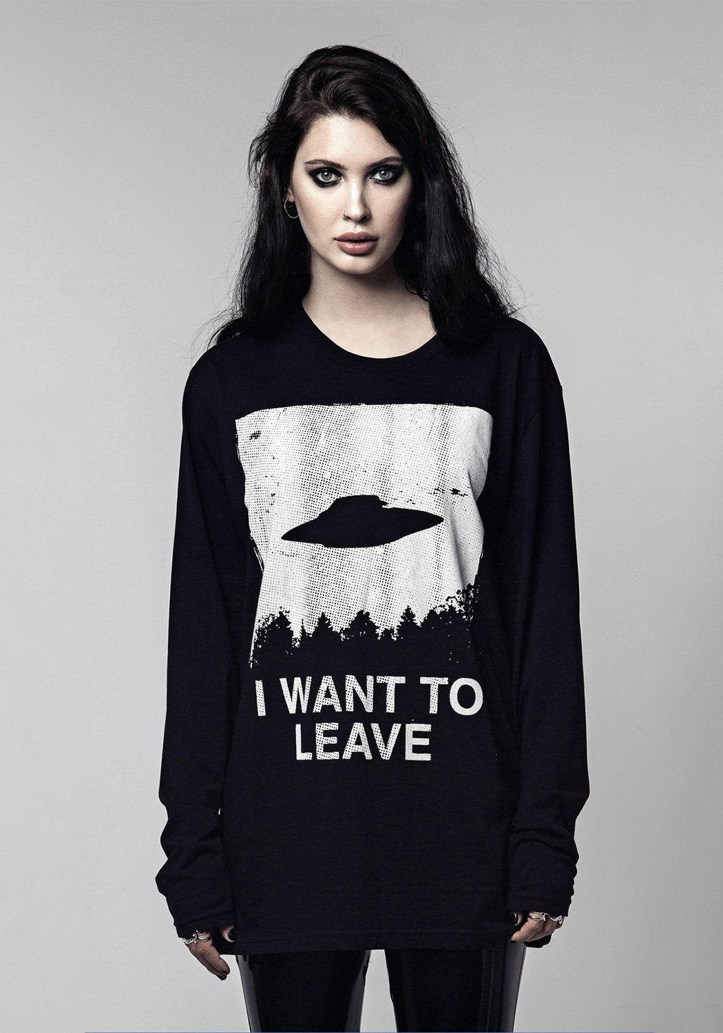UFO Print Long Sleeve T-Shirt 'I Want To Leave' | Soft Cotton Tee