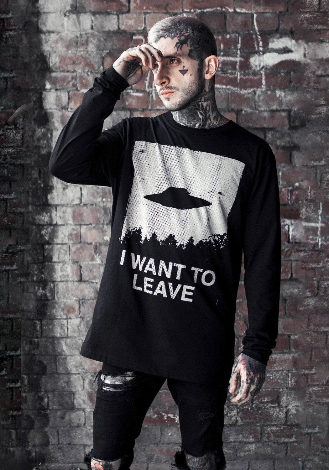 UFO Print Long Sleeve T-Shirt 'I Want To Leave' | Soft Cotton Tee