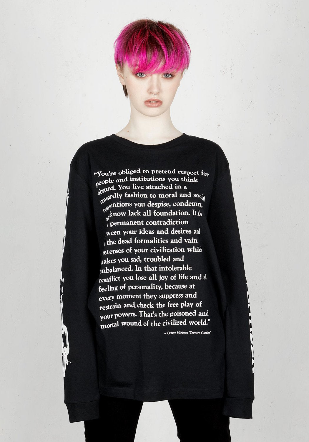 Black Long Sleeve Tee with Slogan & Chain Design | Torture Garden