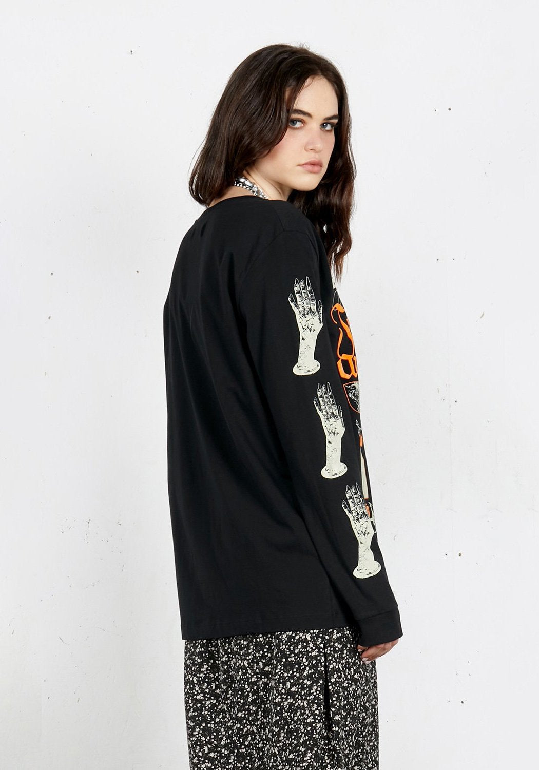 Black Long Sleeve Tee with Graphic Print & Ribbed Cuffs | Burn Out Style