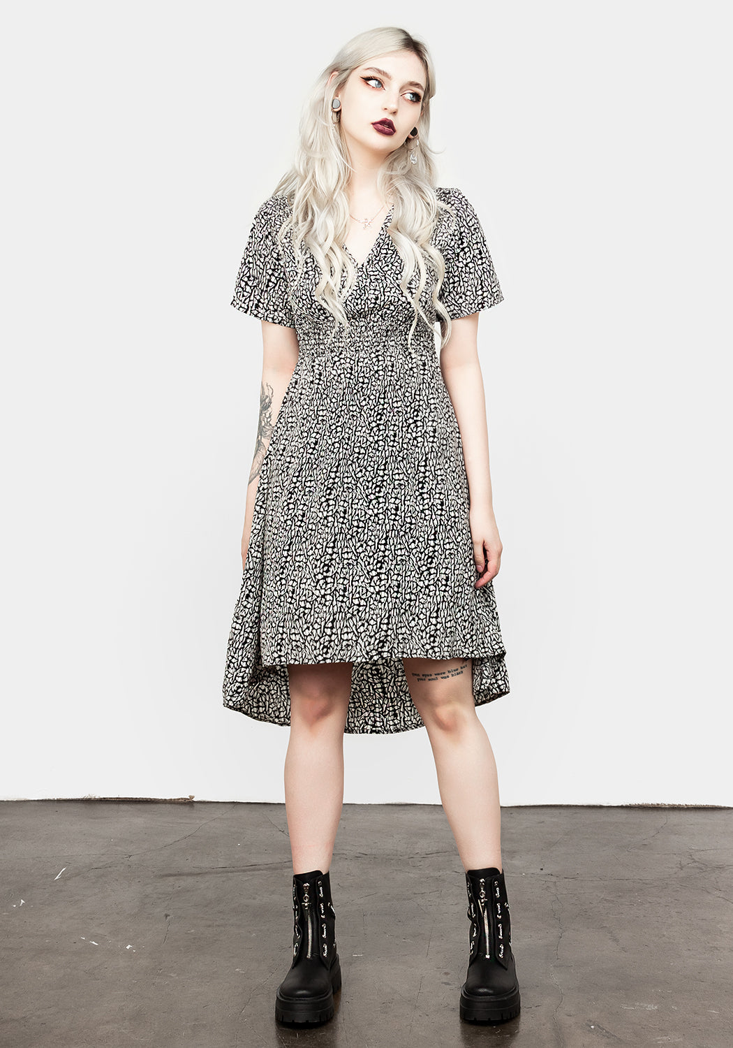 Monochrome Print Midi Dress with Elastic Waistband | Pippi