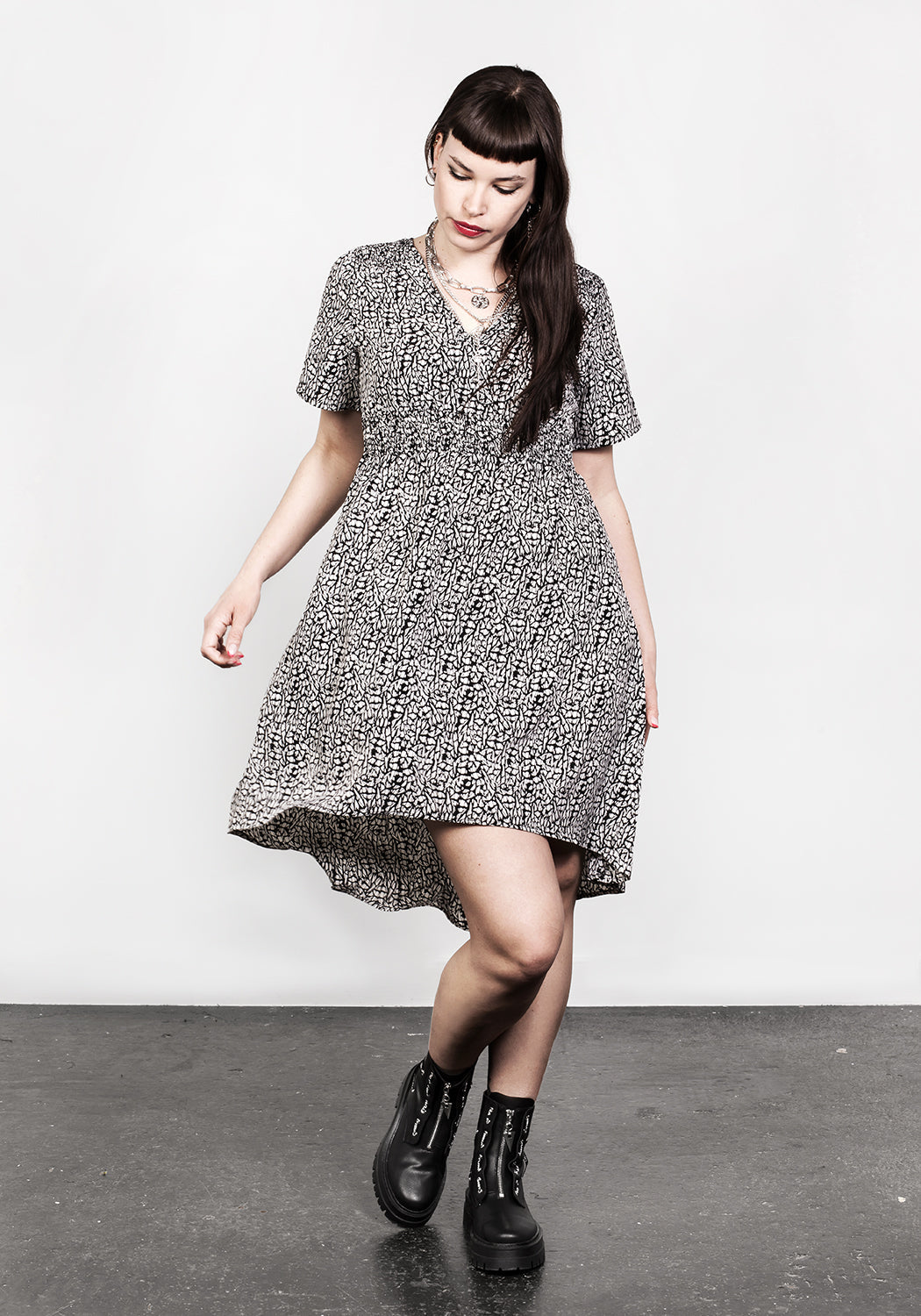Monochrome Print Midi Dress with Elastic Waistband | Pippi