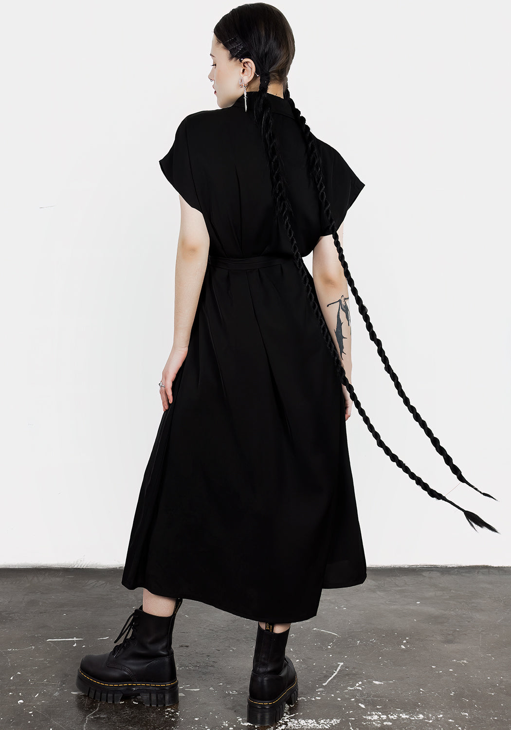 Black Relaxed Midi Shirt Dress with Spider Embroidery | Widow