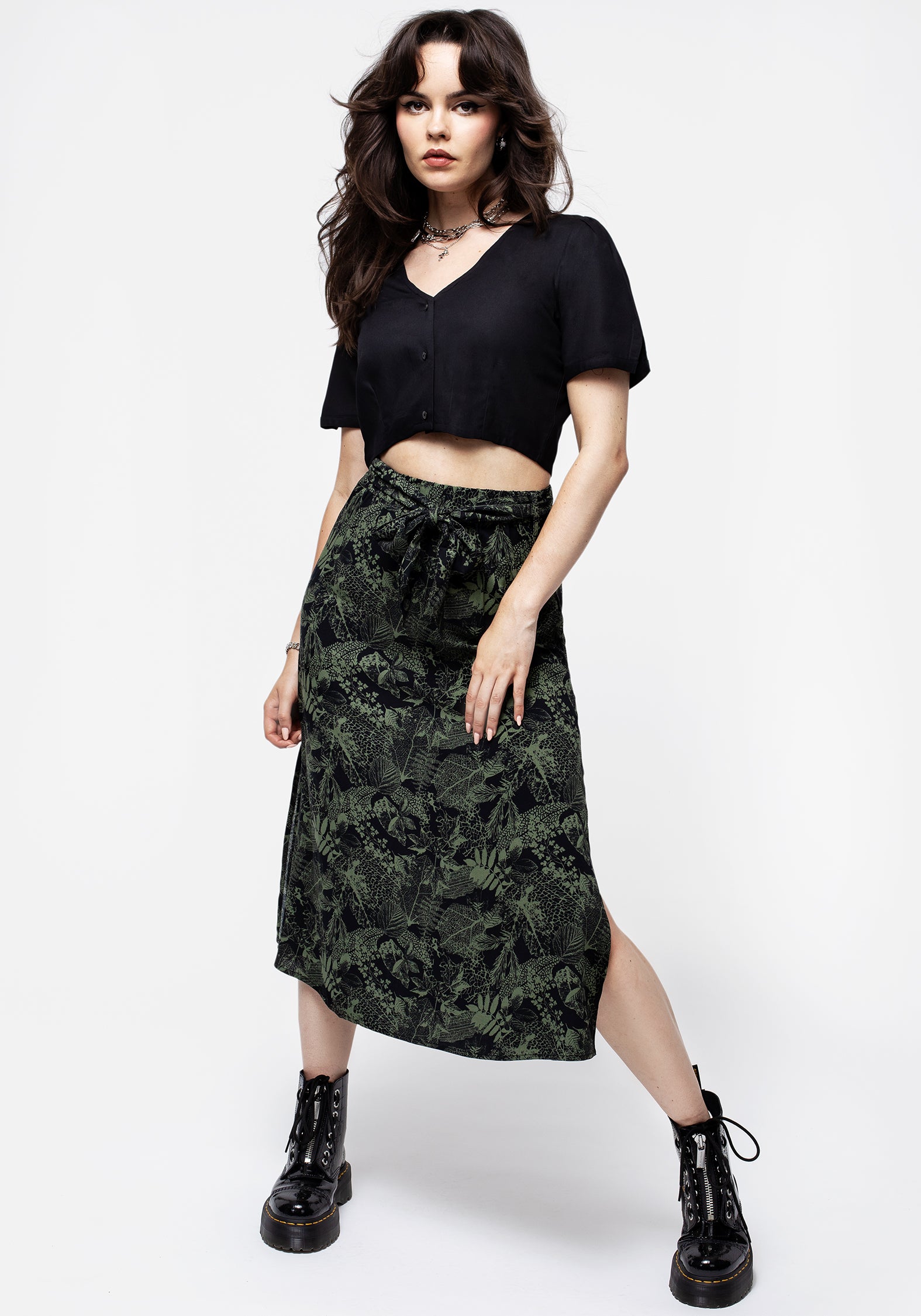 Black & Green Leaf Print Midi Skirt with Elastic Waistband | Daphne