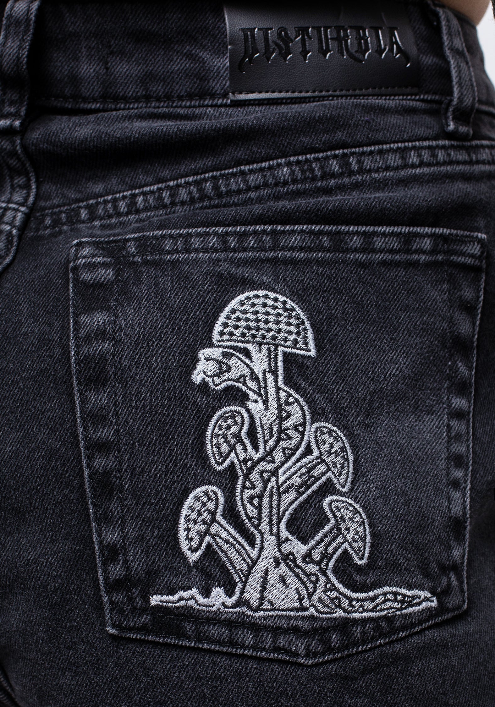 High-Waisted Embroidered Denim Mom Shorts with Snake & Mushroom Design | Eden