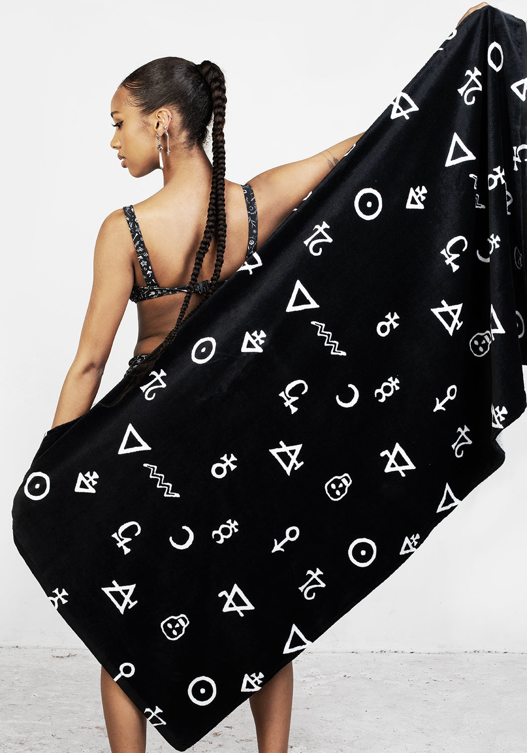 Black Printed Beach Towel | Plush Quick-Drying Cotton | Alchemy