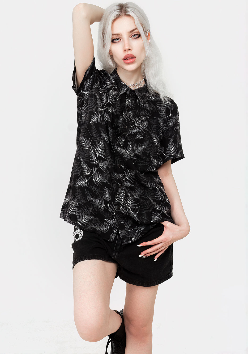 Black Fern Print Short Sleeve Button-Up Shirt | Unisex Rayon