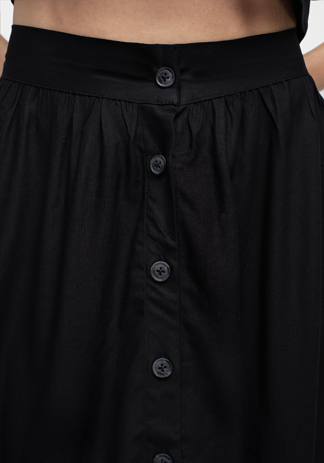 Black Button-Down Midi Skirt with Elastic Waist | Maidenhair
