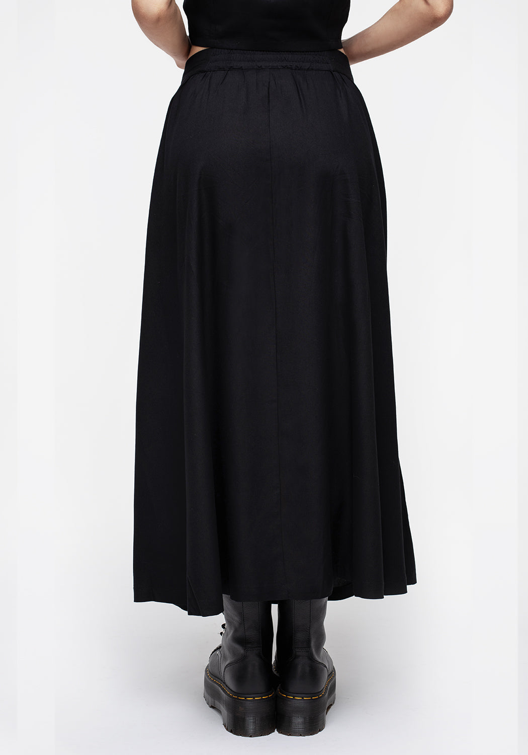 Black Button-Down Midi Skirt with Elastic Waist | Maidenhair