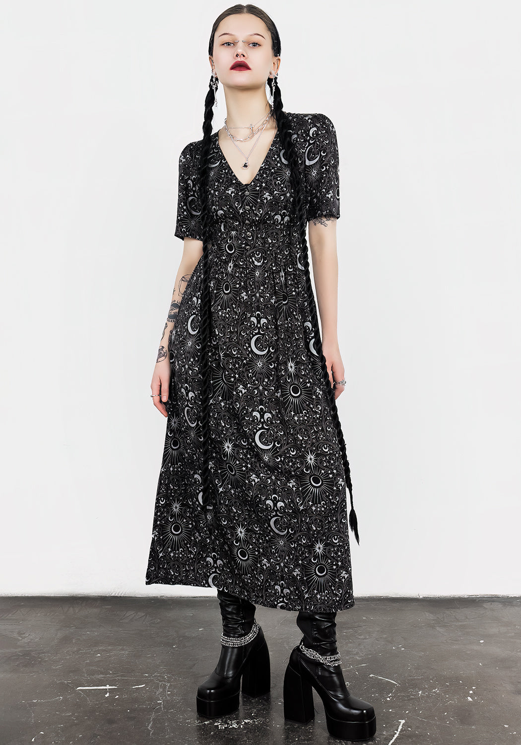 V-Neck Short Sleeve Midaxi Dress with Moon & Star Print | Stellaluna