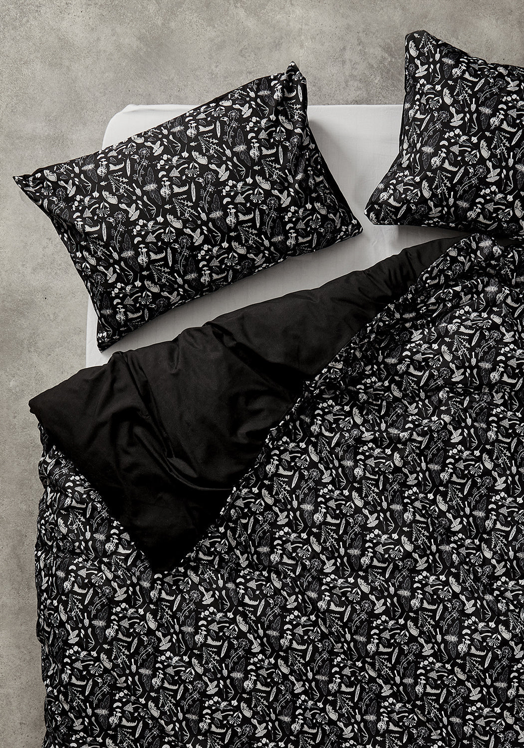 Earth Magick Bedding Set - Queen Size Microfiber Duvet Cover & Pillowcases