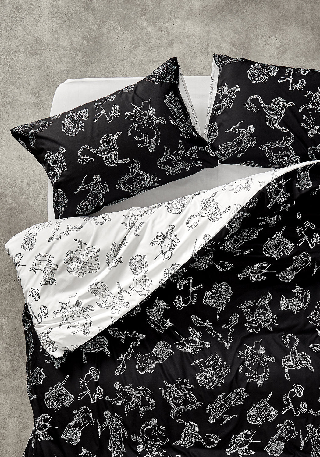 Zodiac Reversible Bedding Set Full | Black & White Microfiber Duvet Cover