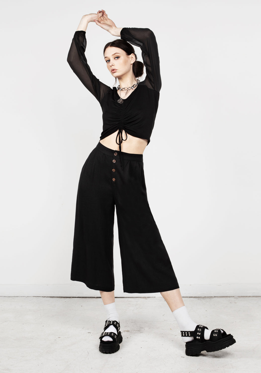 Wide-Leg Crop Trousers with High Waist & Pockets | Mildred