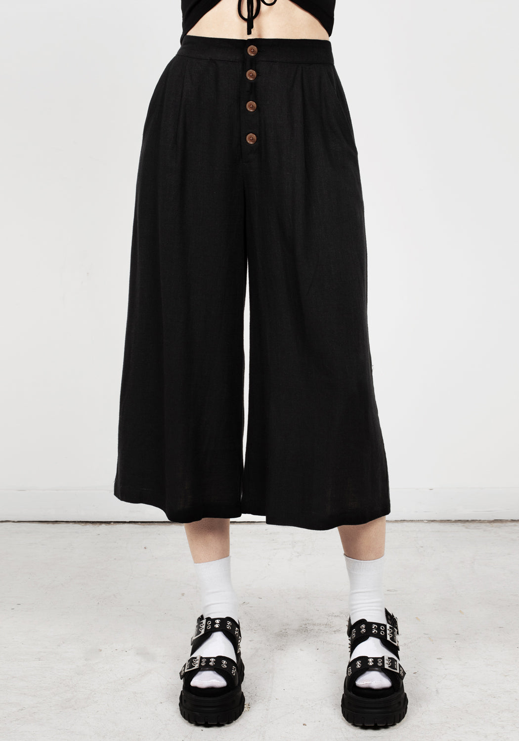 Wide-Leg Crop Trousers with High Waist & Pockets | Mildred