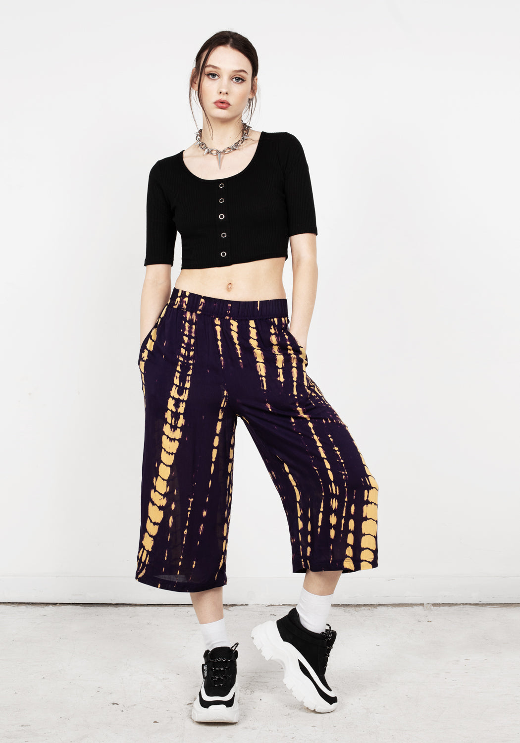 Flowy Crop Trousers with Elastic Waist & Pockets | Skylar
