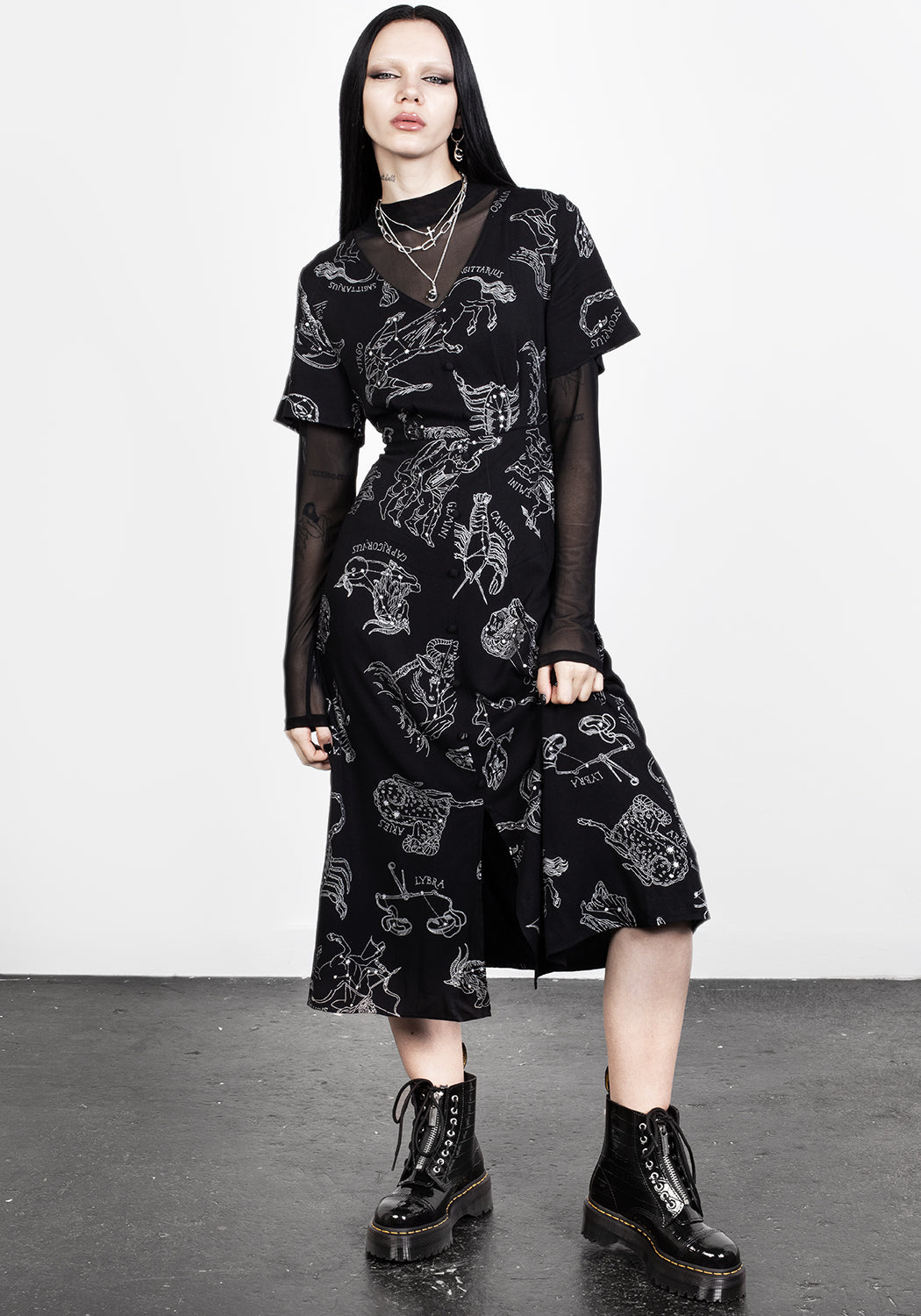 Black Zodiac Print Midi Dress with V-Neck & Split | Short Sleeve