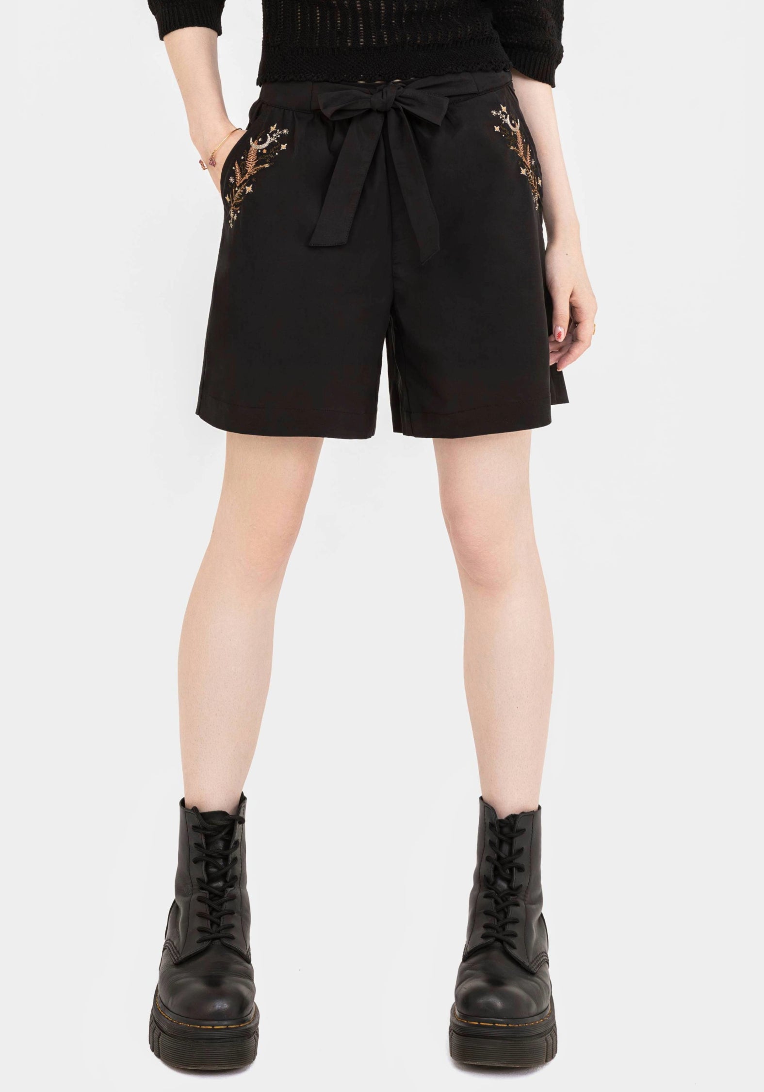 Embroidered Wide Leg Shorts with Belt | Abellona