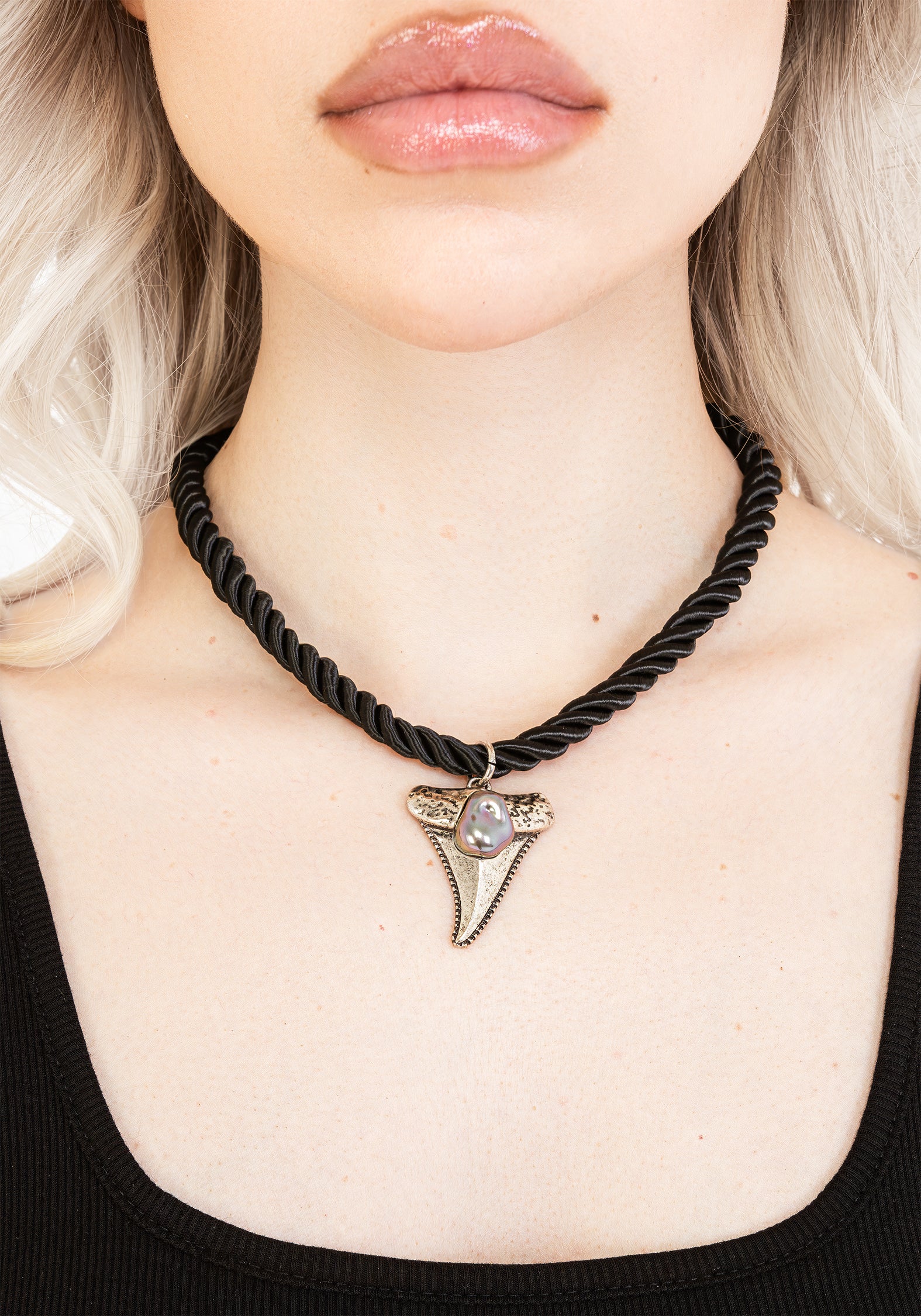 Silver Shark Tooth Necklace with Adjustable Rope Chain | Black & Faux Gem