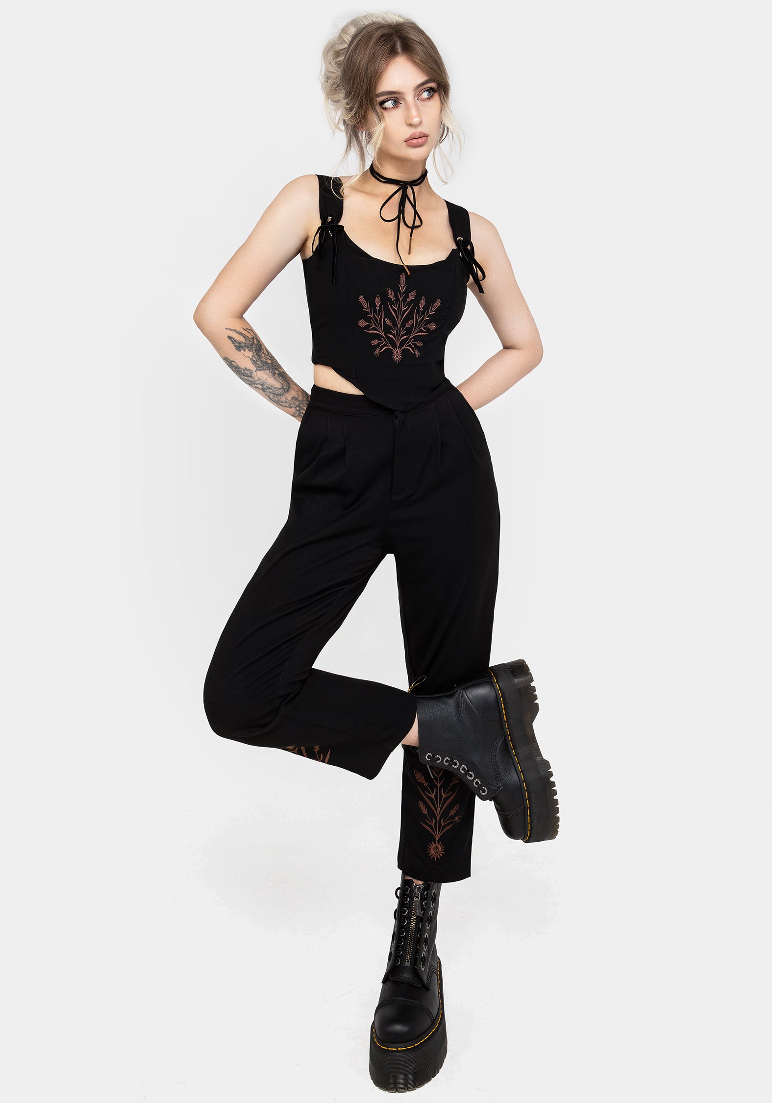 Floral Embroidered Tapered Trousers with Pockets | Cybele