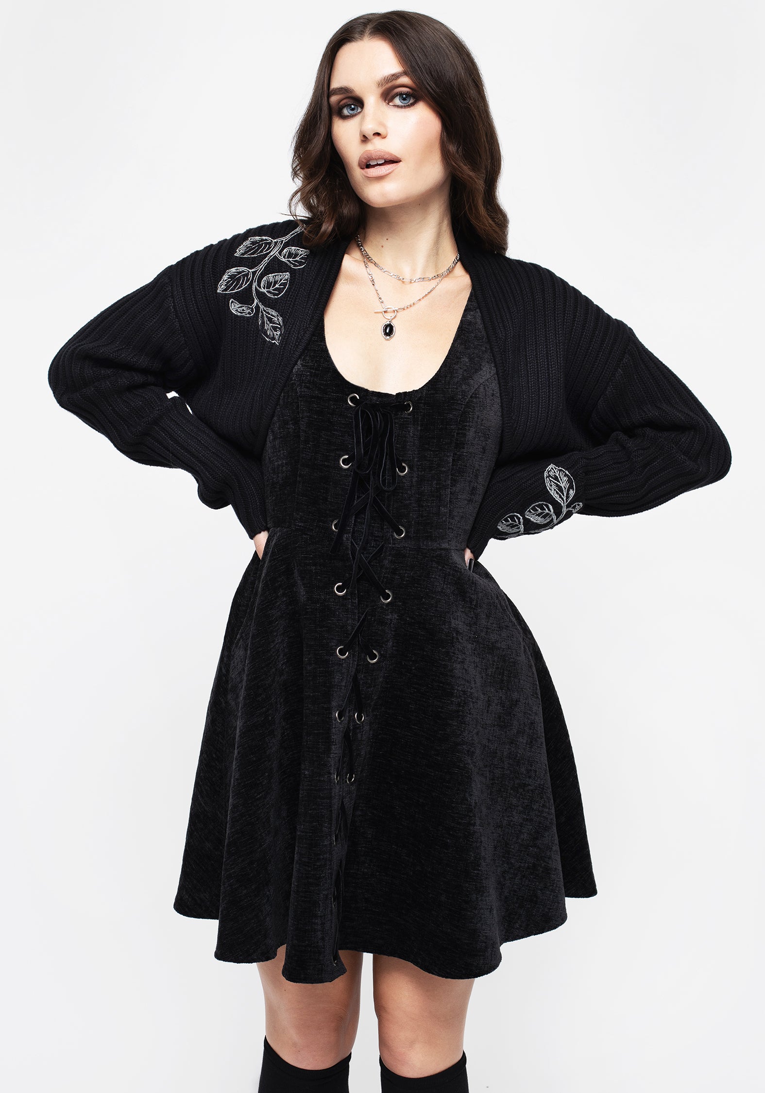 Embroidered Knit Bolero Top with Leaf Design | Amalthea