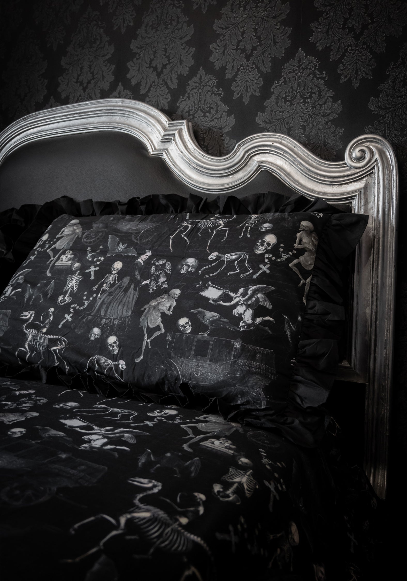 Gothic Ruffle Bedding Set for Queen Bed | Melancholia