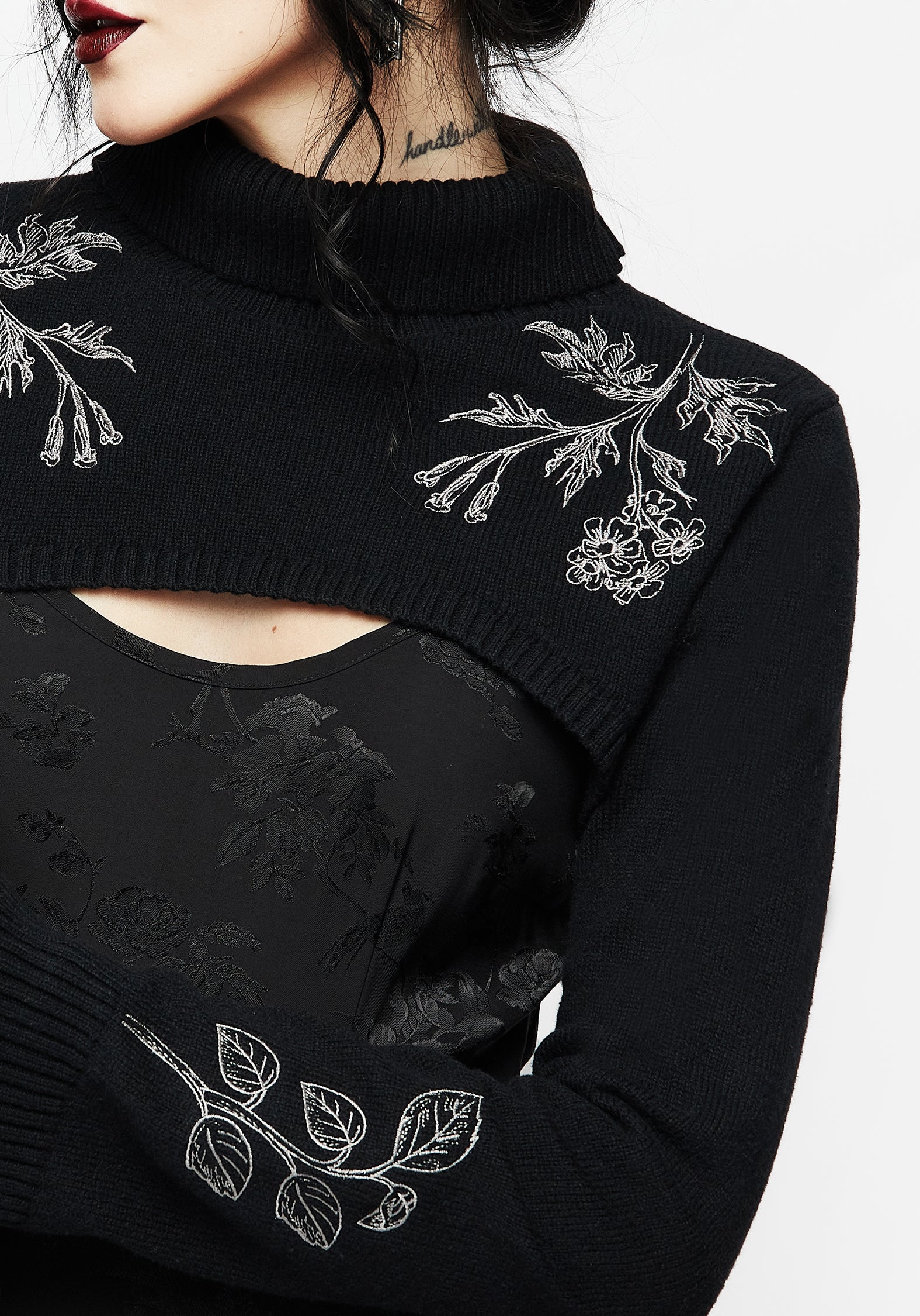 Black Floral Embroidered Crop Sweater | Amalthea