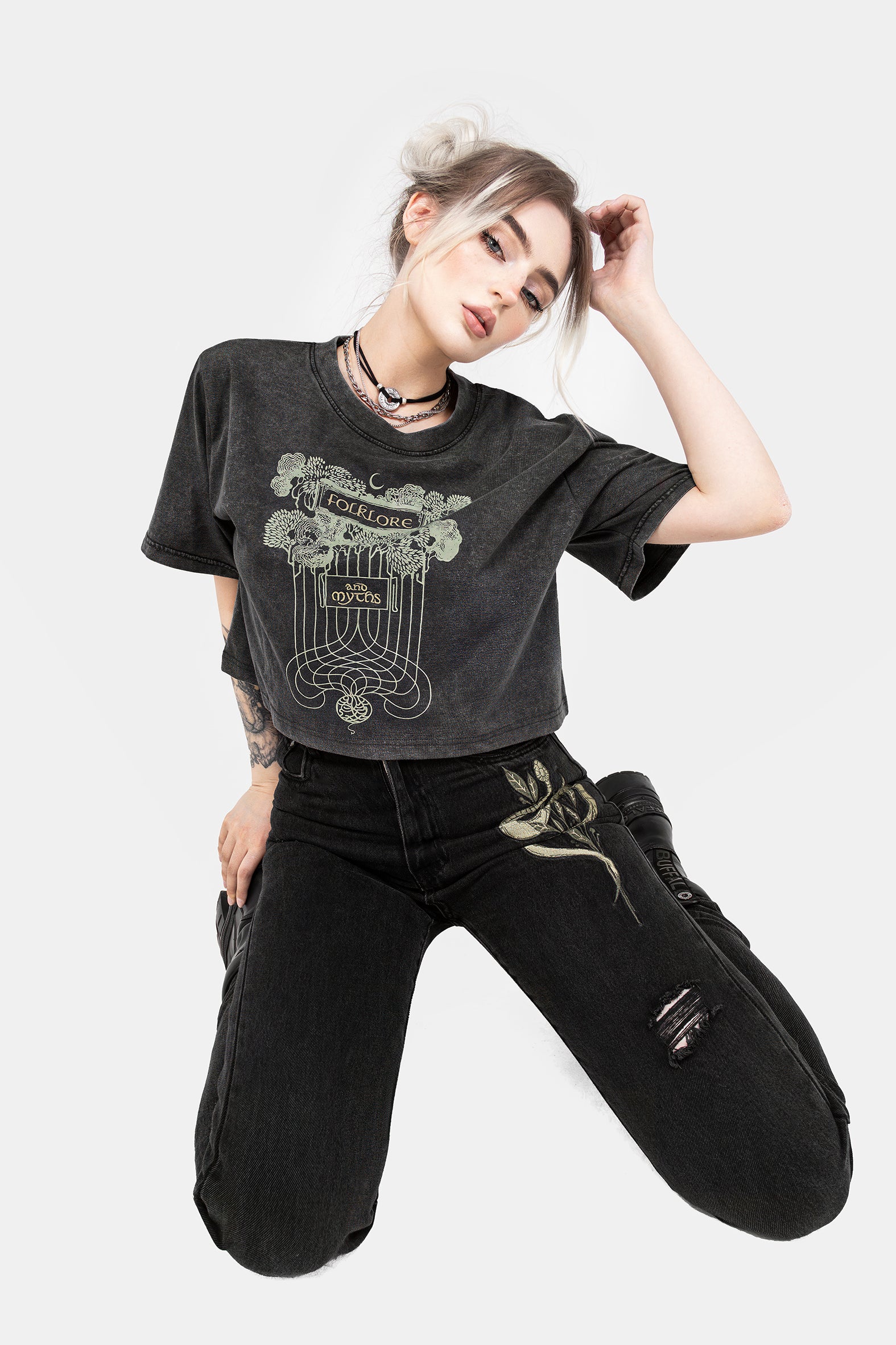 Embroidered Boxy Crop T-Shirt in Washed Grey | Folklore