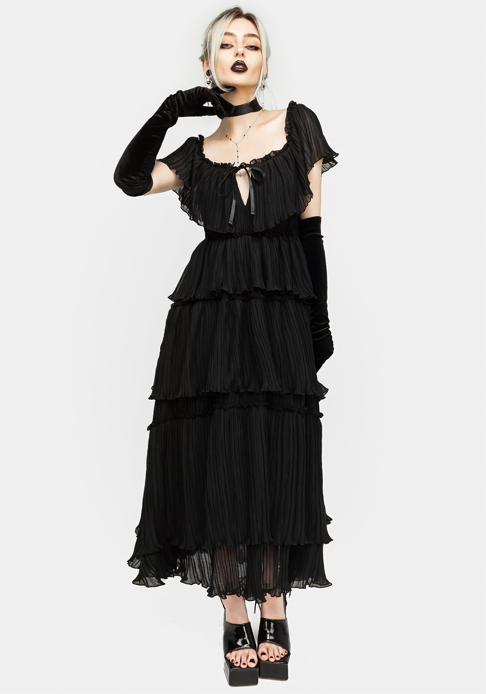 Black Tiered Tulle Midaxi Dress with Sweetheart Neckline | Thornhille