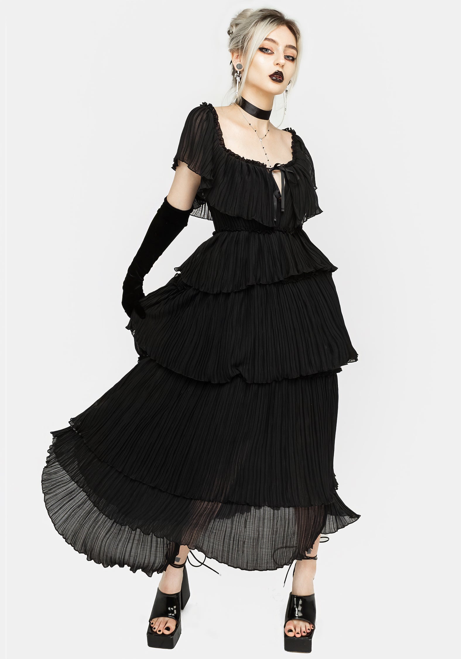Black Tiered Tulle Midaxi Dress with Sweetheart Neckline | Thornhille