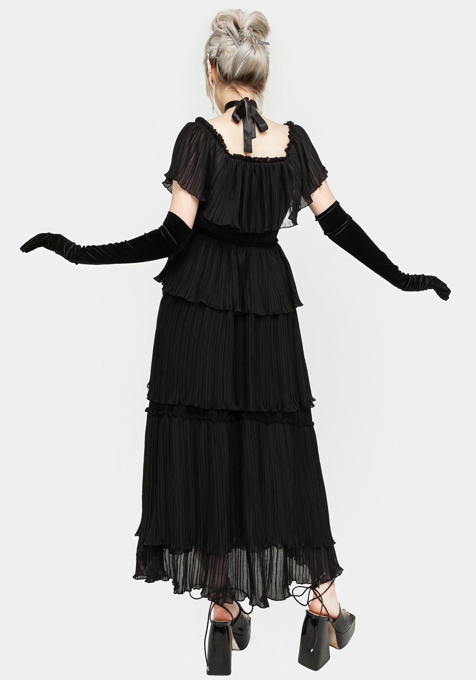 Black Tiered Tulle Midaxi Dress with Sweetheart Neckline | Thornhille