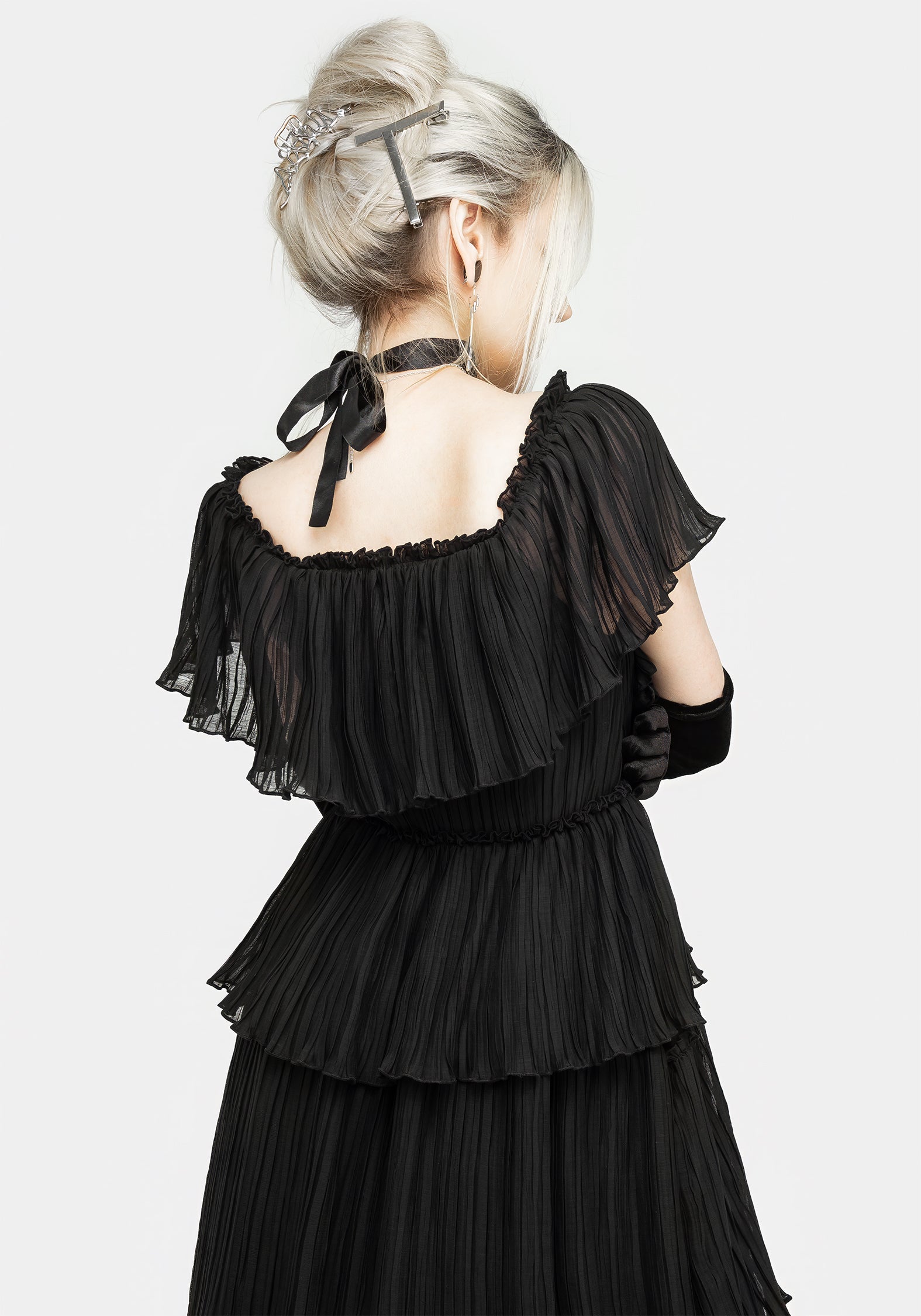 Black Tiered Tulle Midaxi Dress with Sweetheart Neckline | Thornhille