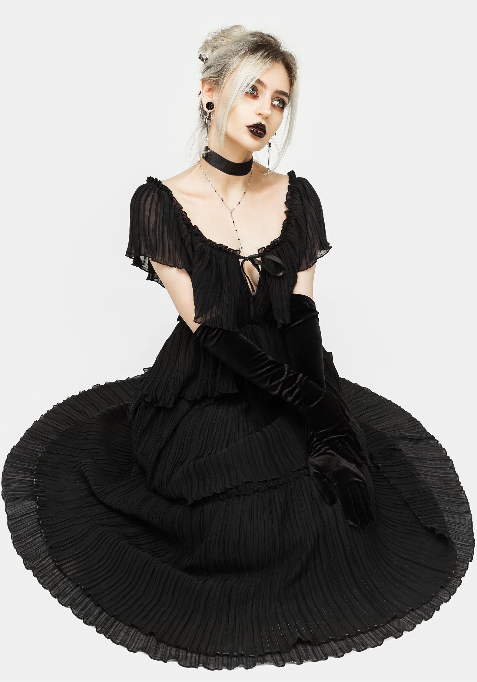 Black Tiered Tulle Midaxi Dress with Sweetheart Neckline | Thornhille