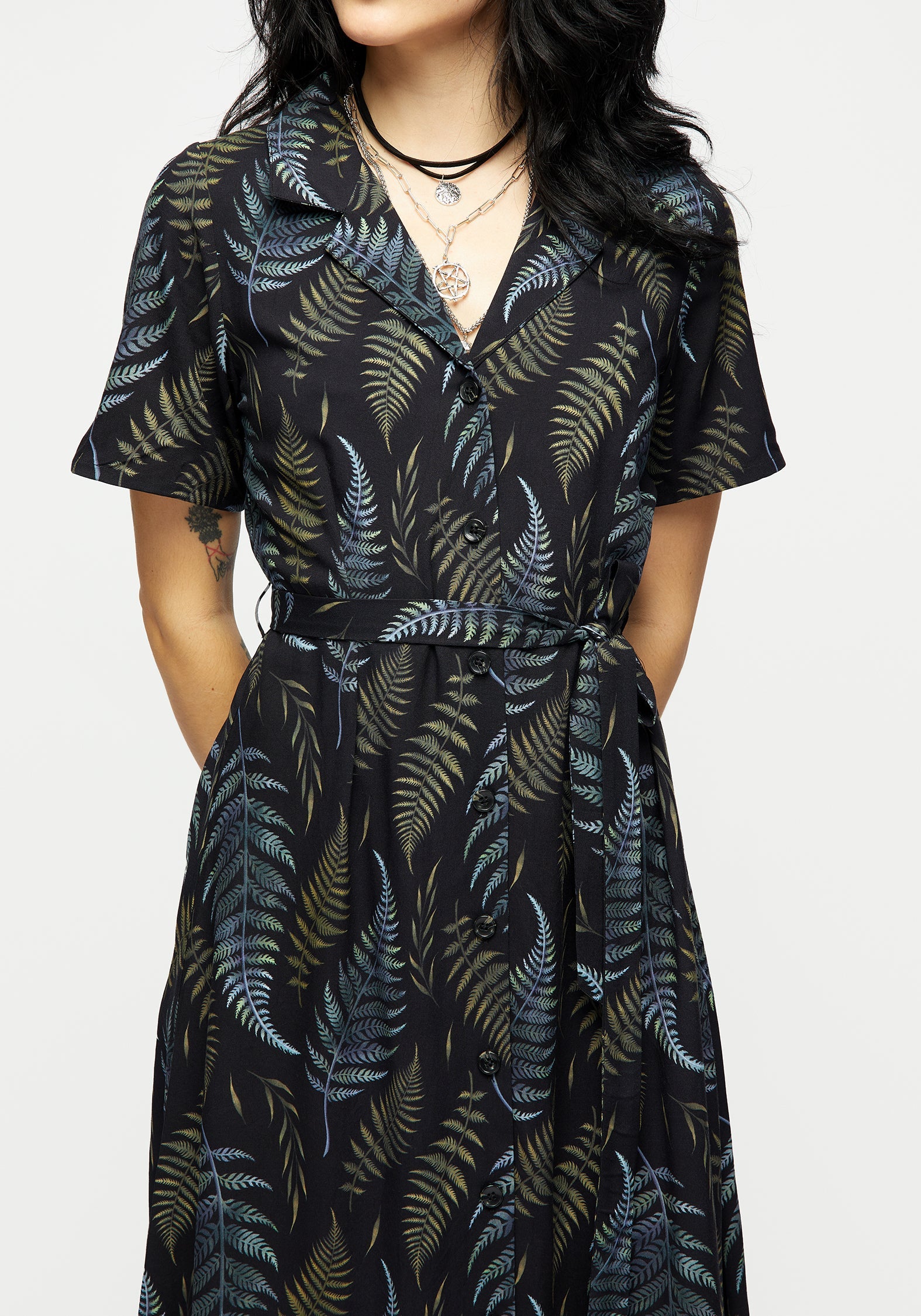 Black Fern Print Button-Up Midi Shirt Dress with Belt | Relaxed Fit